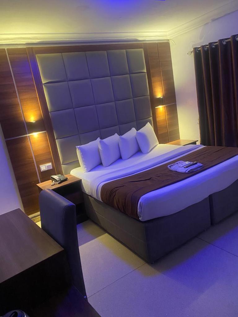 Presken Hotels, Opebi - Castle Lagos Exterior photo