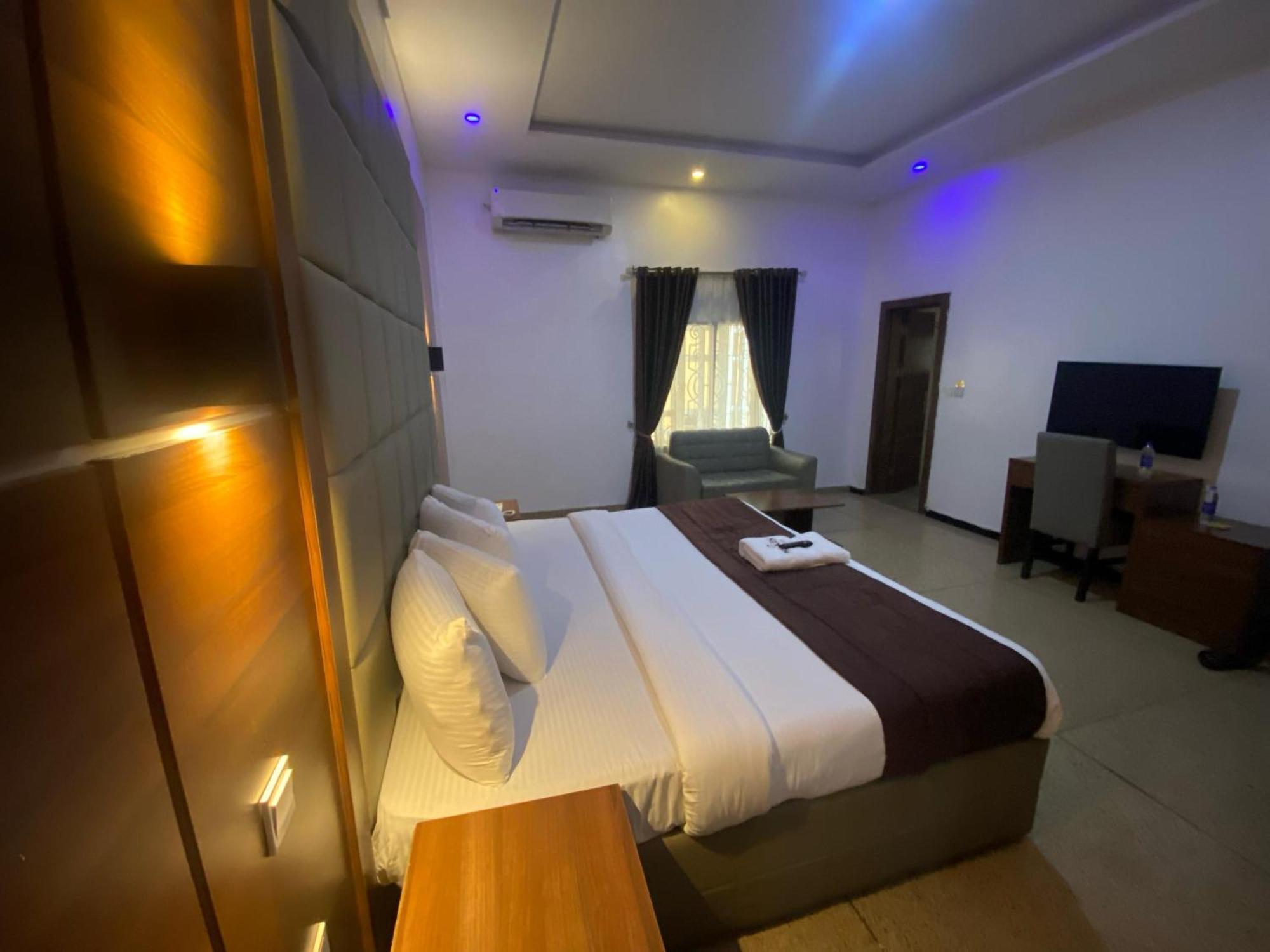 Presken Hotels, Opebi - Castle Lagos Exterior photo